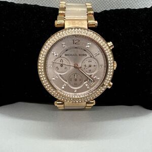 Michael Kors Parker MK5896 Women Rose Gold Analog Dial Quartz Wrist Watch JNA394